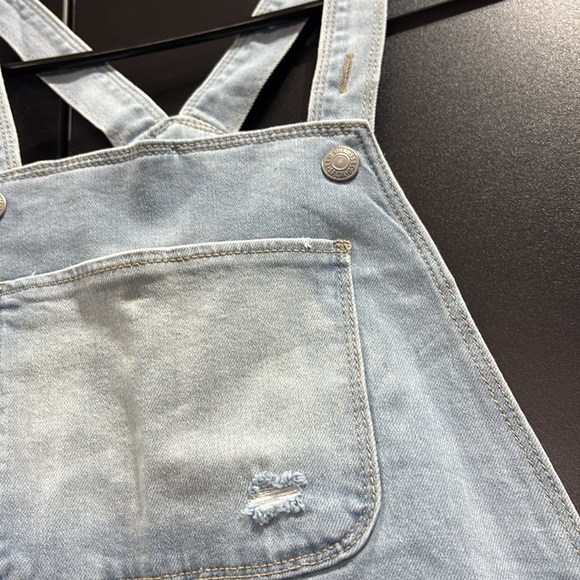 Levi’s Shortalls Overalls,relaxed fit,stretch,adjustable straps,5 pocket,distres - Picture 3 of 9